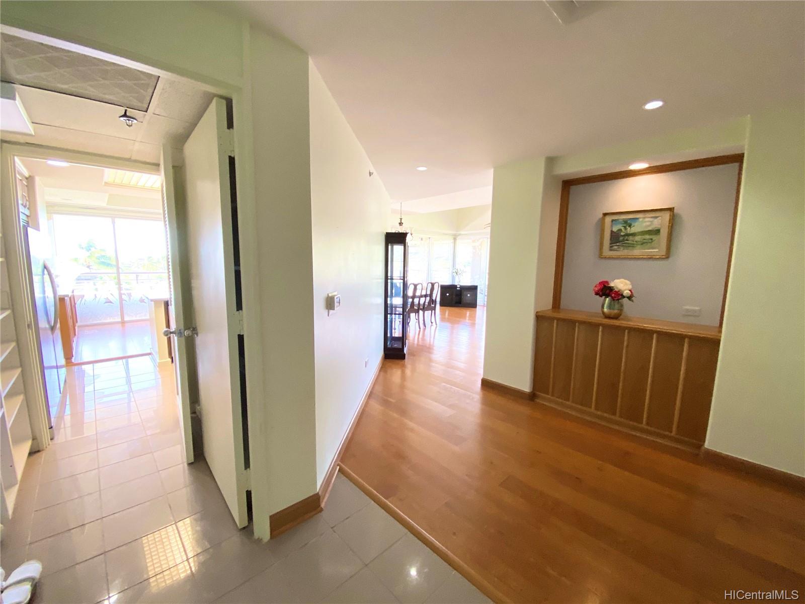 1 Keahole Place #2601, Honolulu, HI 96825