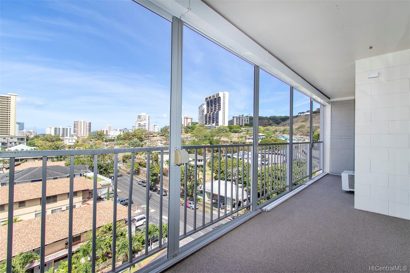 1687 Pensacola Street #903, Honolulu, HI 96822