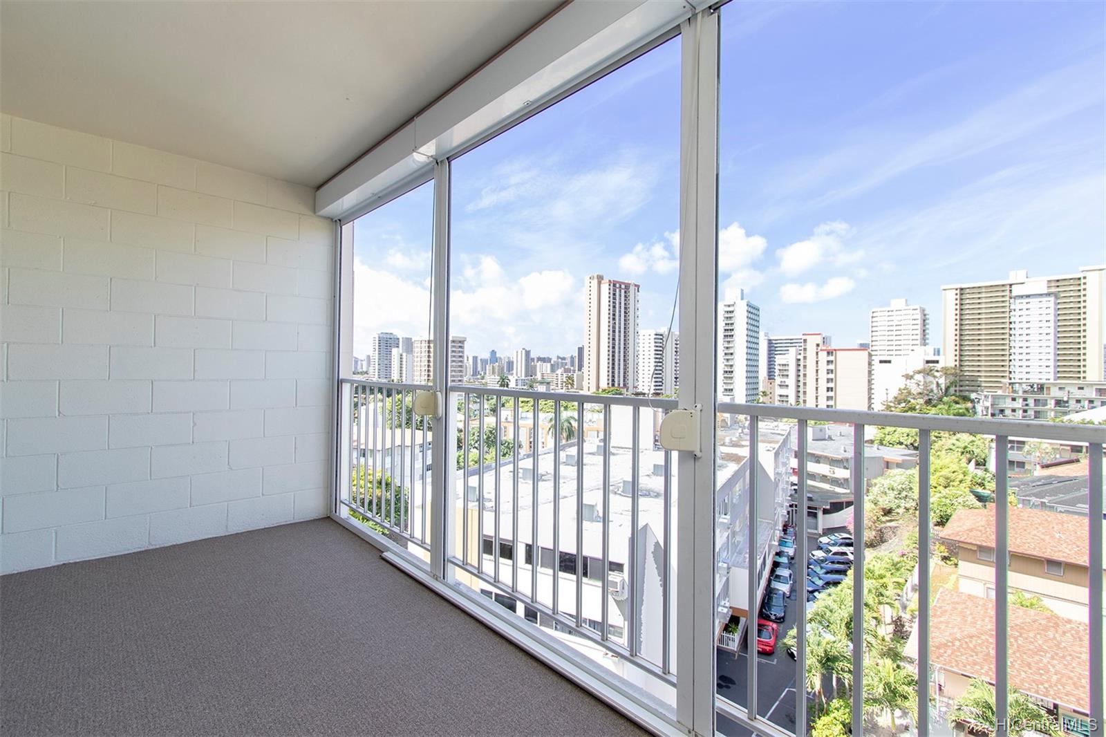 1687 Pensacola Street #903, Honolulu, HI 96822