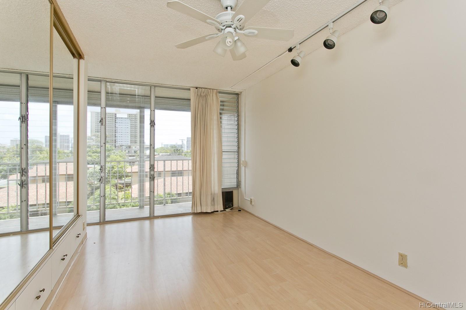 1687 Pensacola Street #605, Honolulu, HI 96822