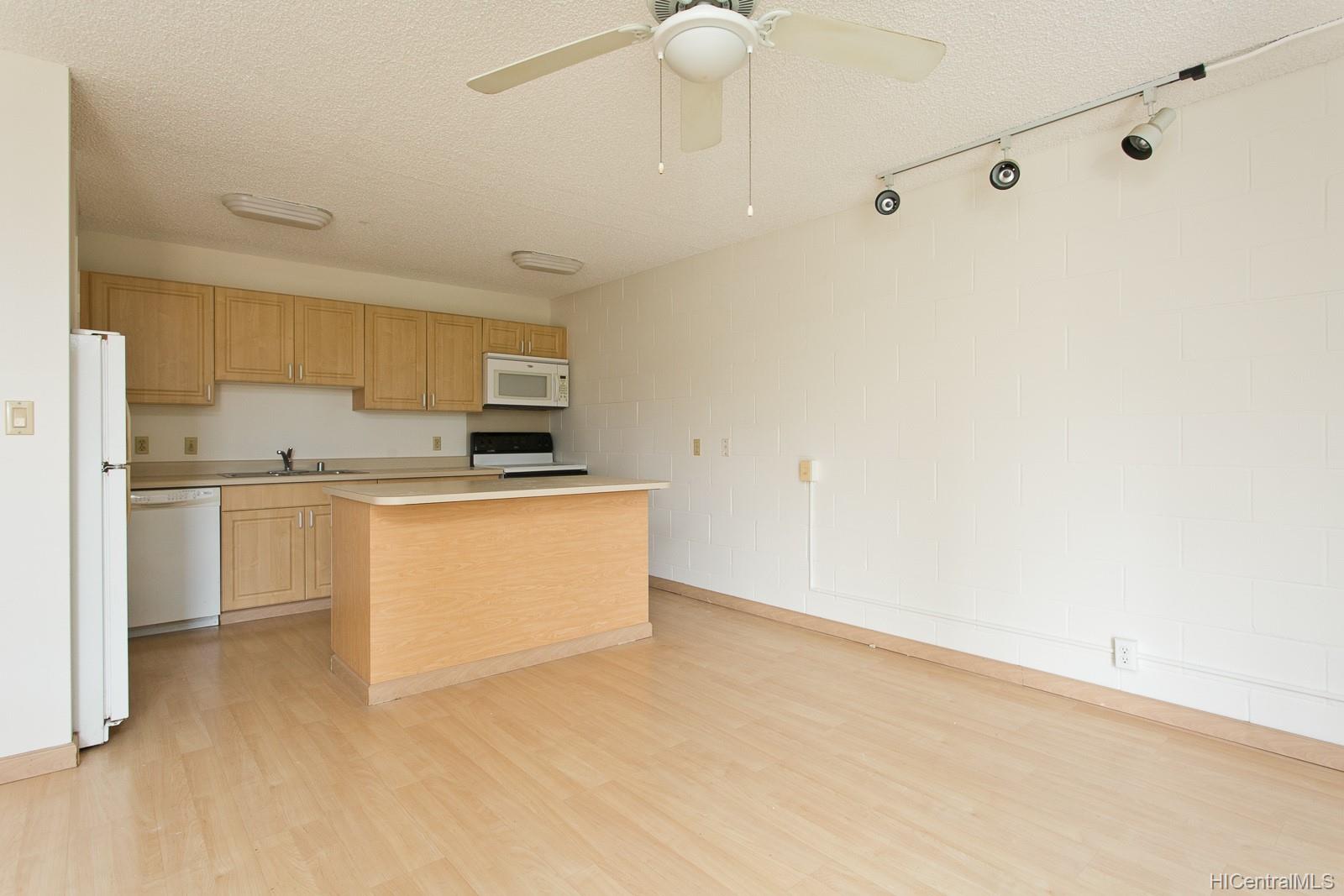 1687 Pensacola Street #605, Honolulu, HI 96822