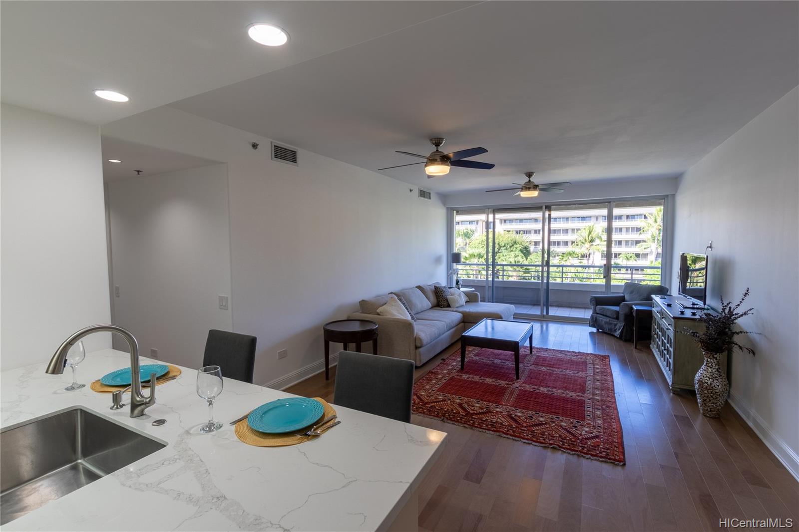 1 Keahole Place #1412, Honolulu, HI 96825