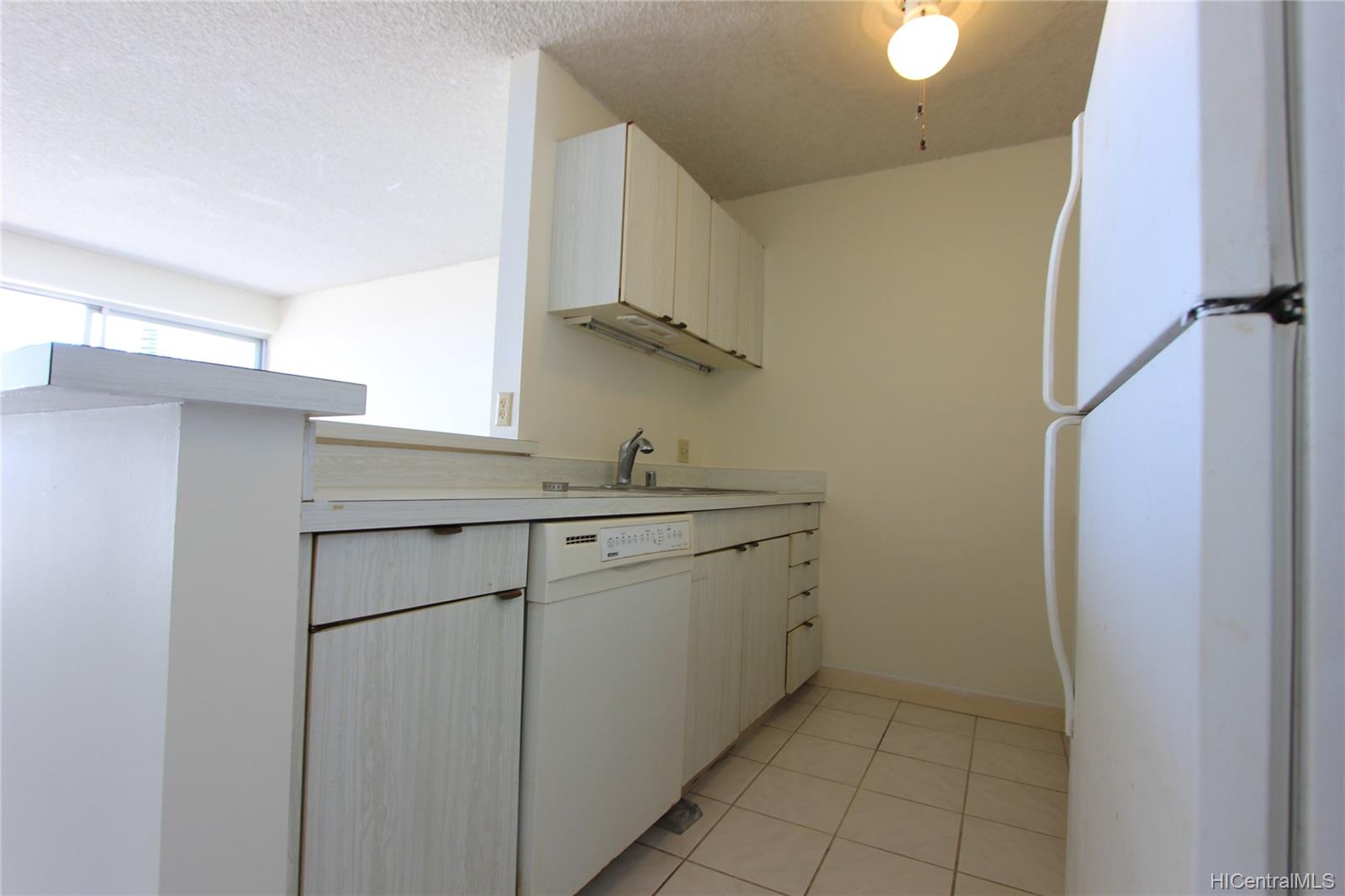 725 Piikoi Street #1002, Honolulu, HI 96814