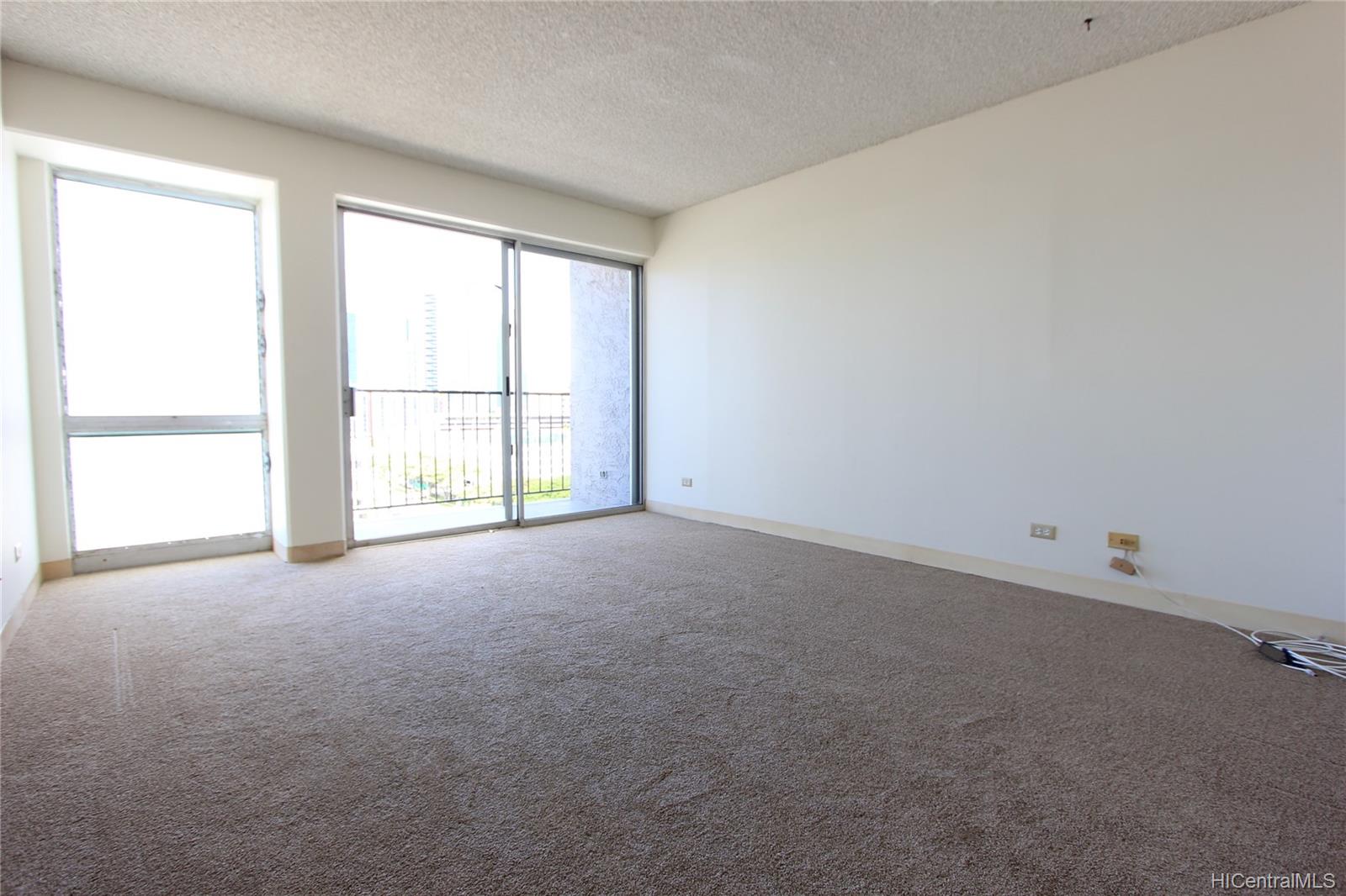 725 Piikoi Street #1002, Honolulu, HI 96814