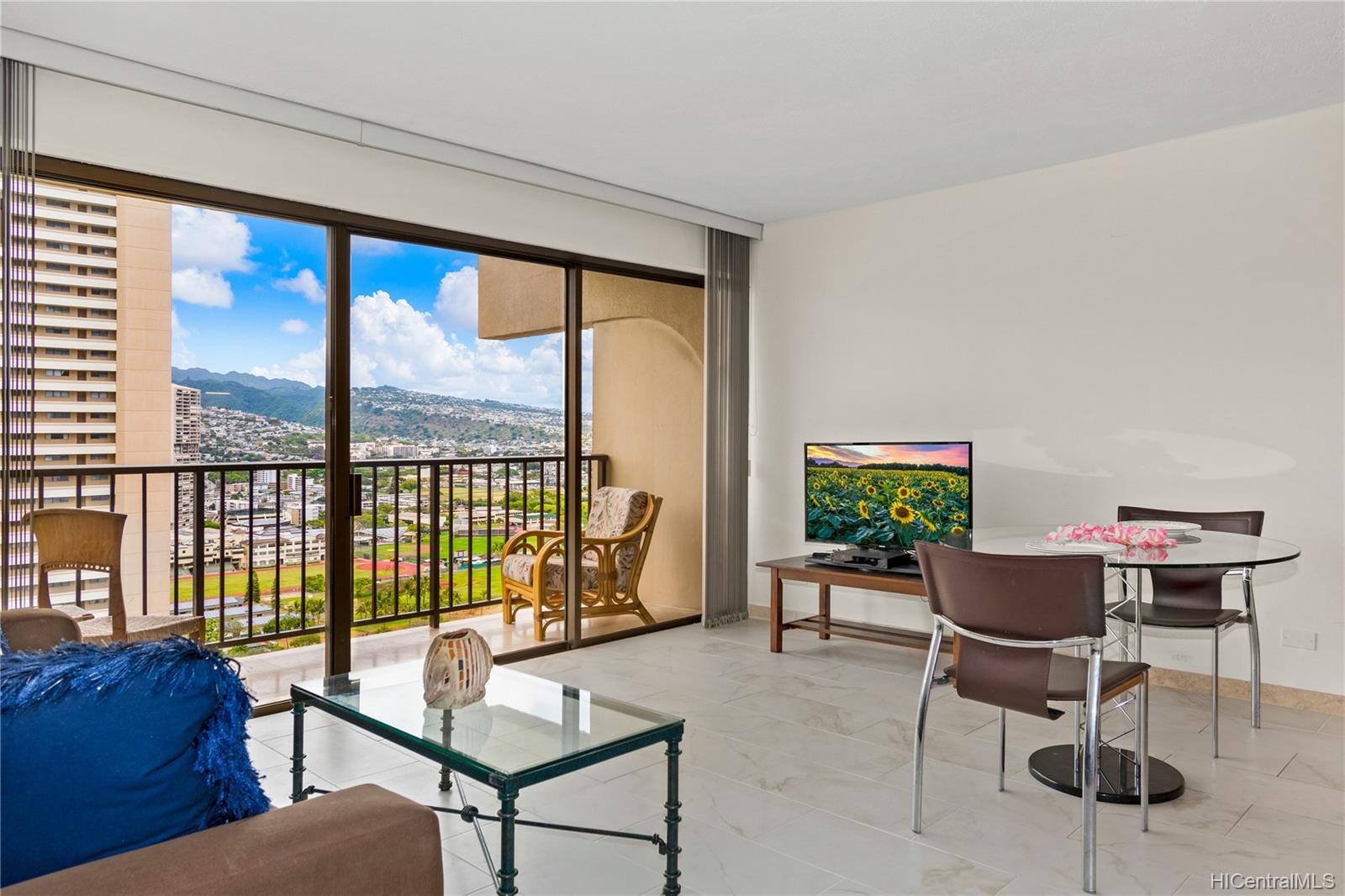 2140 Kuhio Avenue #2410, Honolulu, HI 96815