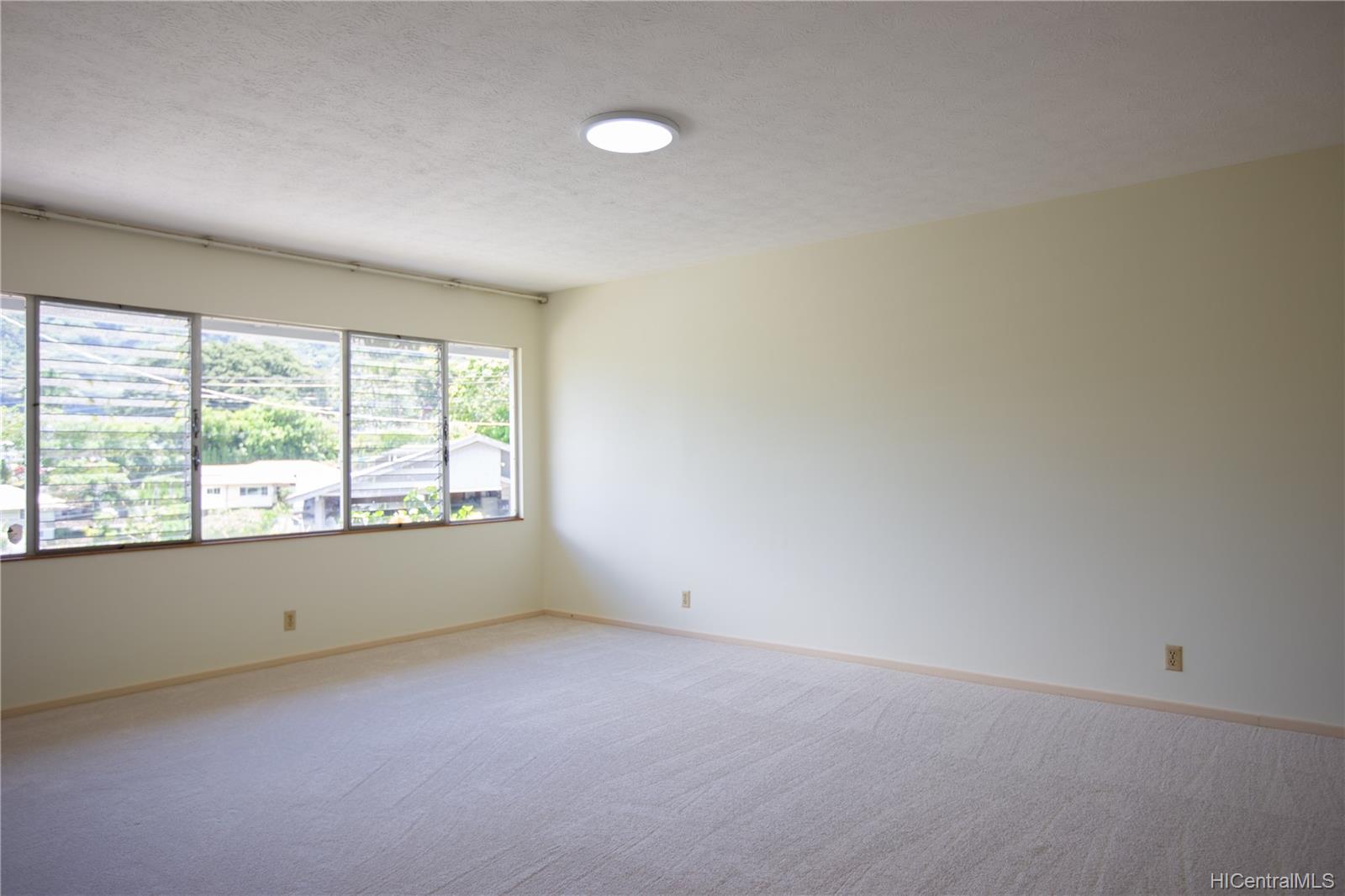 3557 Alani Drive Honolulu, HI 96822