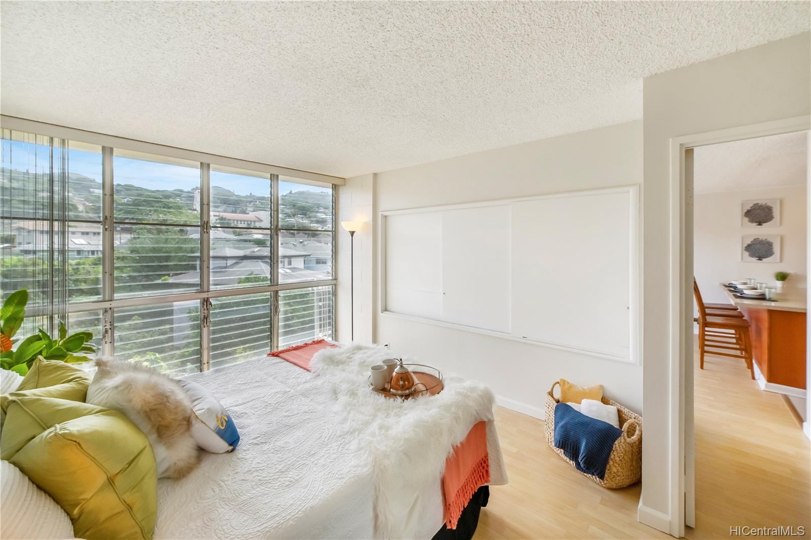 1687 Pensacola Street #606, Honolulu, HI 96822