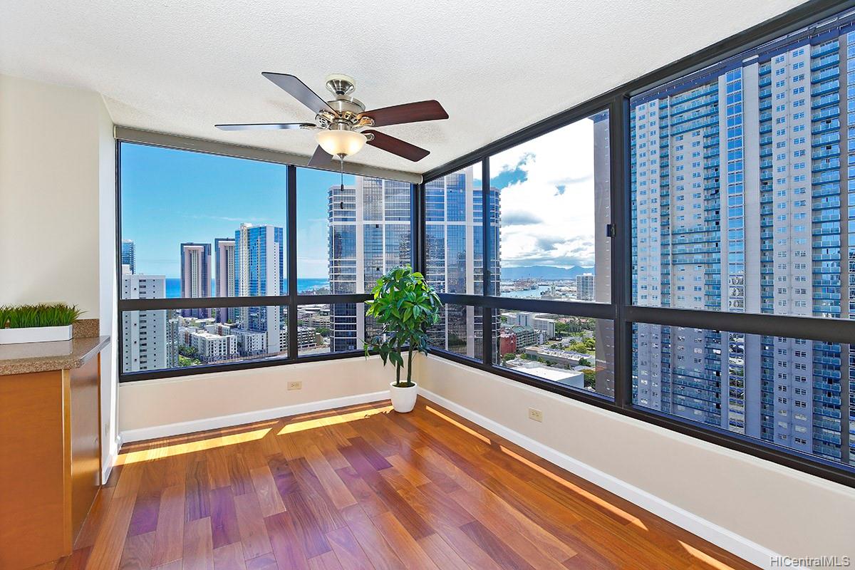 876 Curtis Street #3006, Honolulu, HI 96813