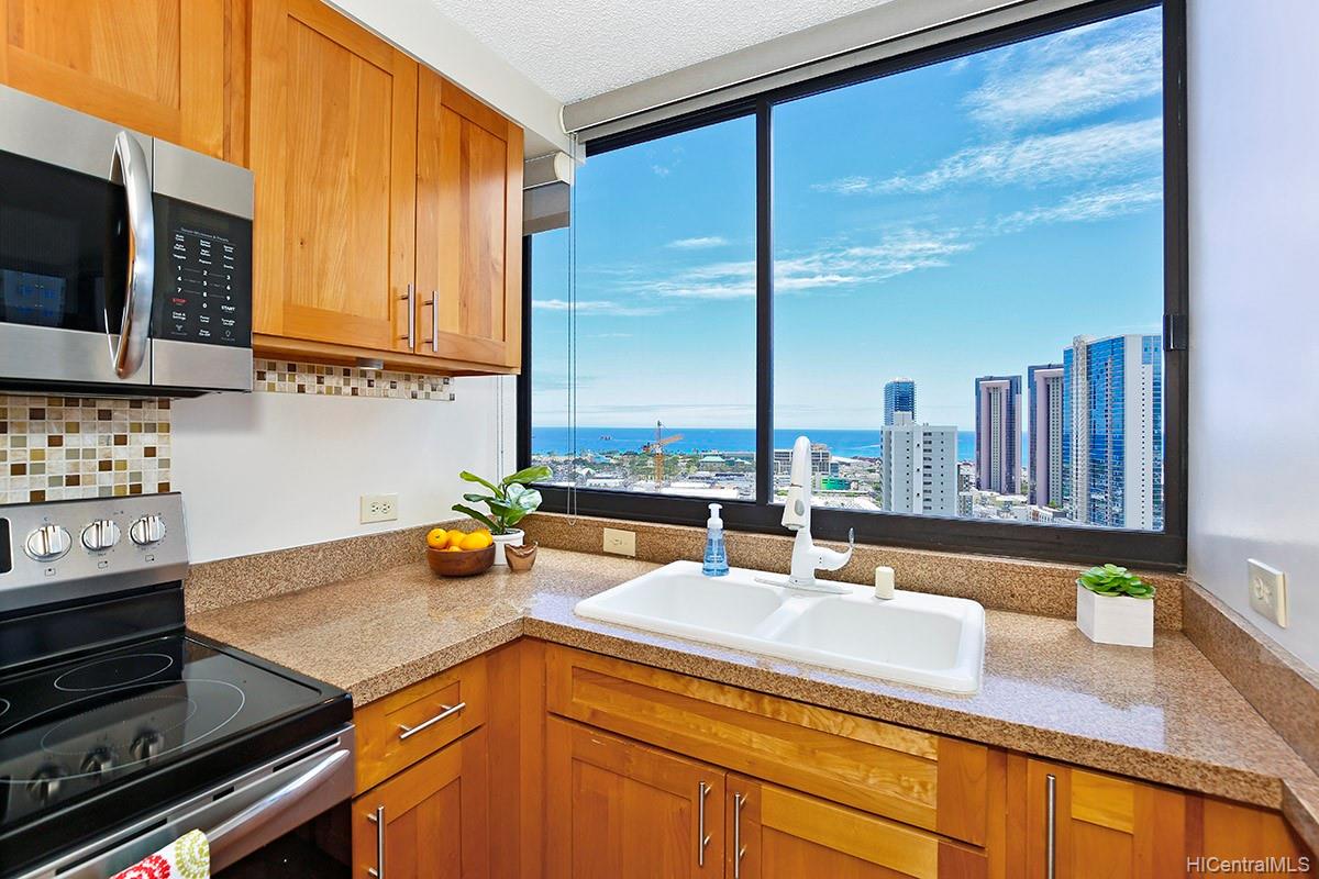 876 Curtis Street #3006, Honolulu, HI 96813