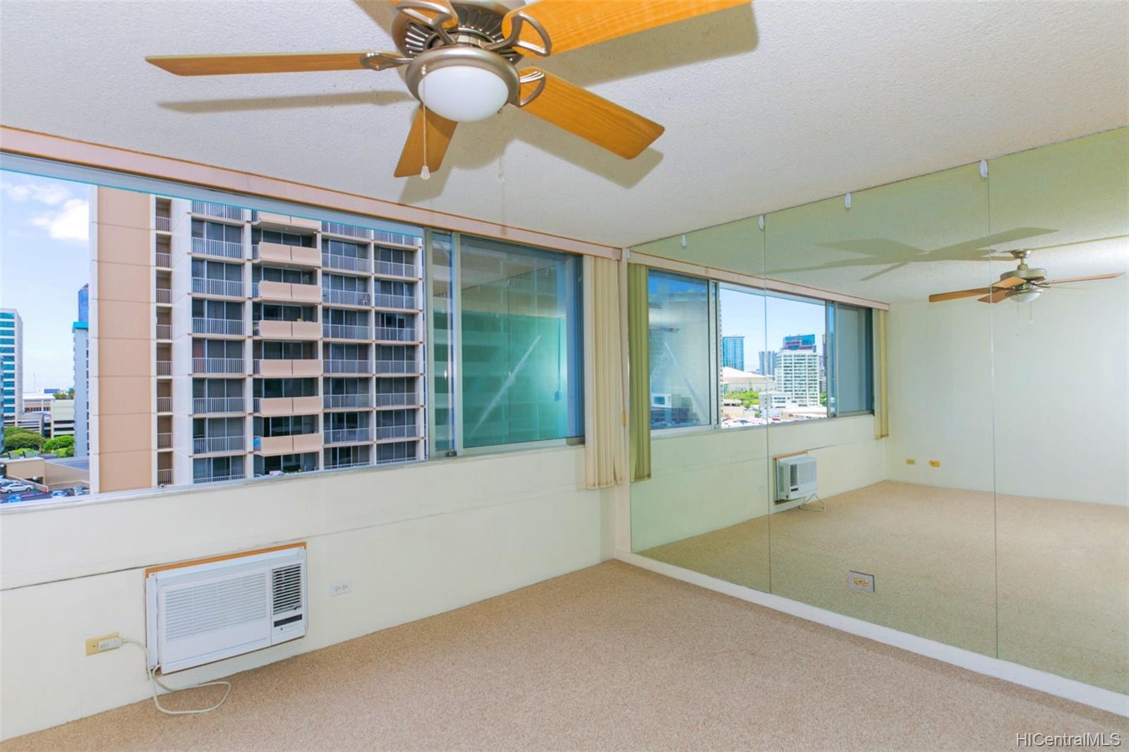 1560 Kanunu Street #1005, Honolulu, HI 96814