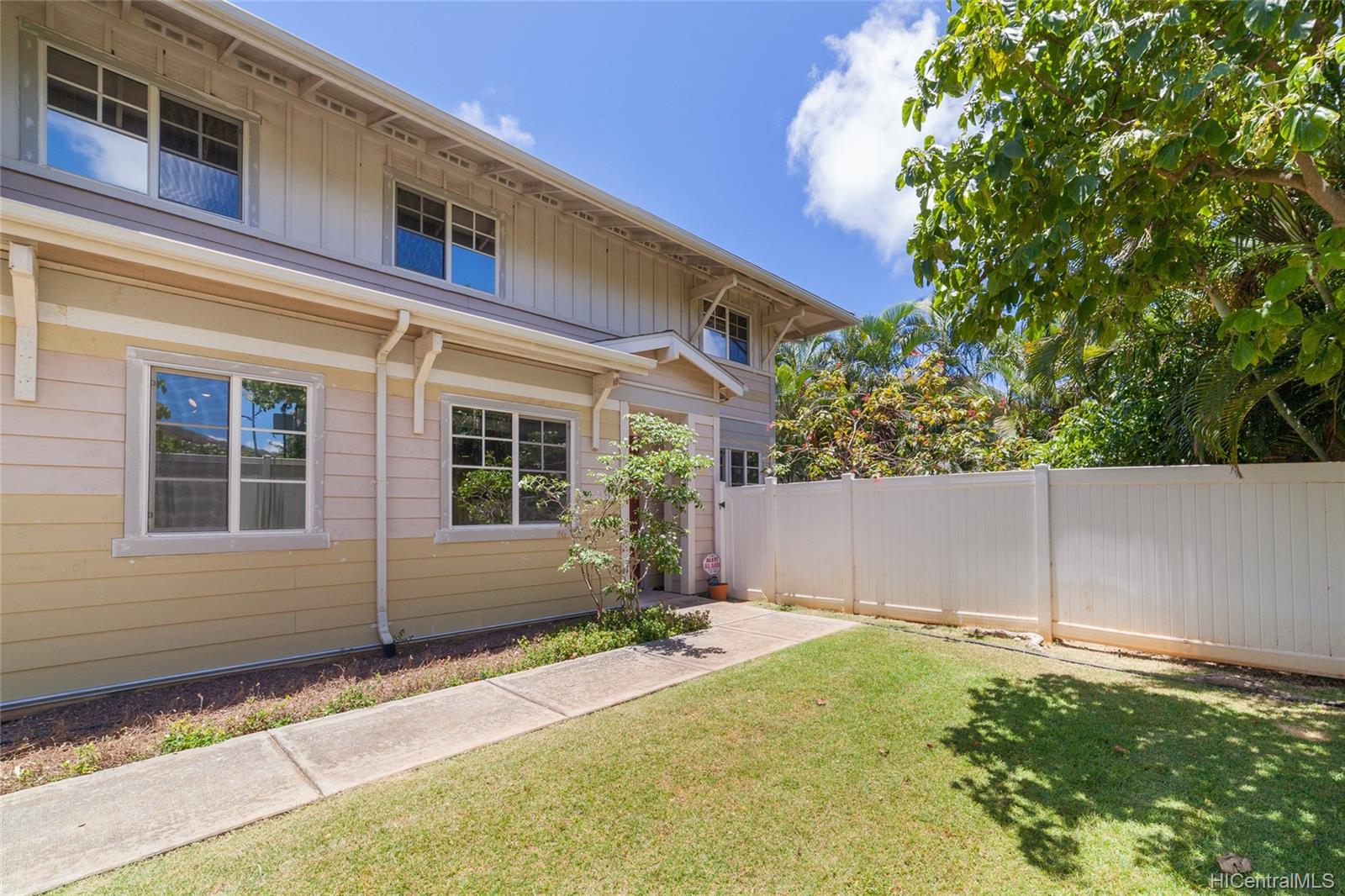 1169 Mokuhano Street #D105, Honolulu, HI 96825