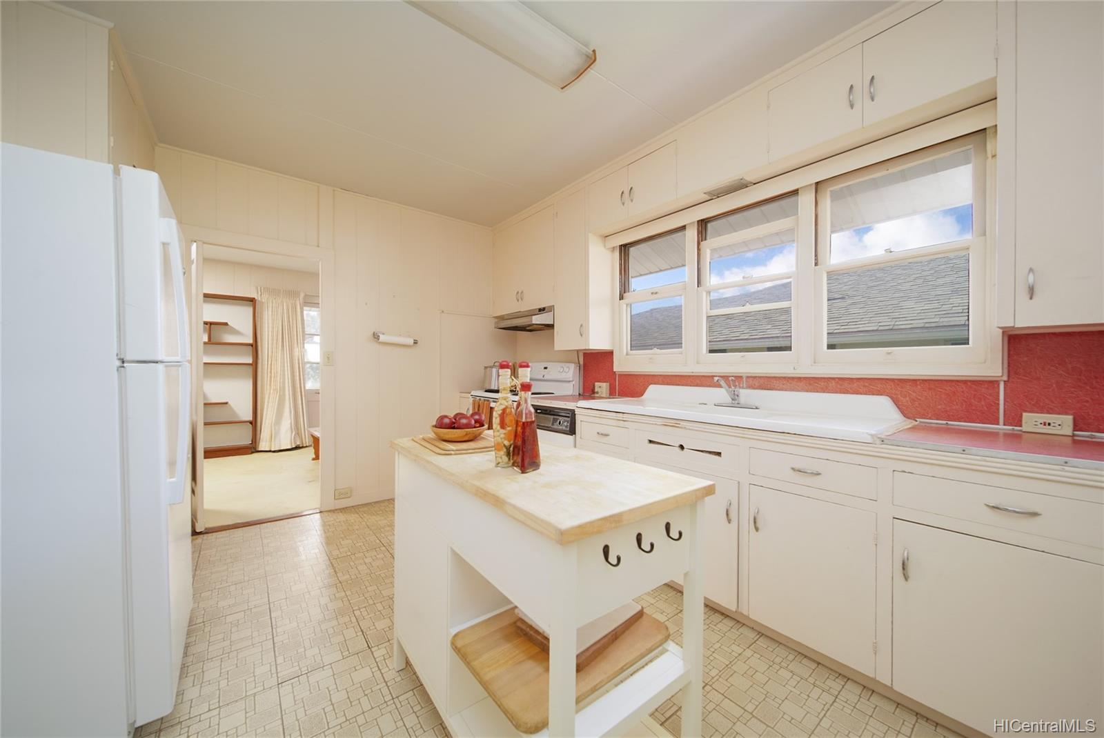 5126 Keikilani Circle Honolulu, HI 96821