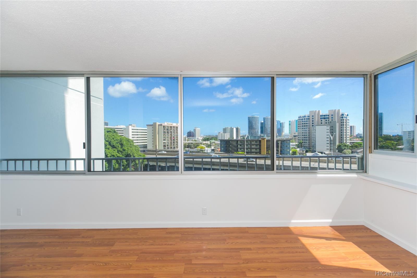 1400 Pensacola Street #502, Honolulu, HI 96822