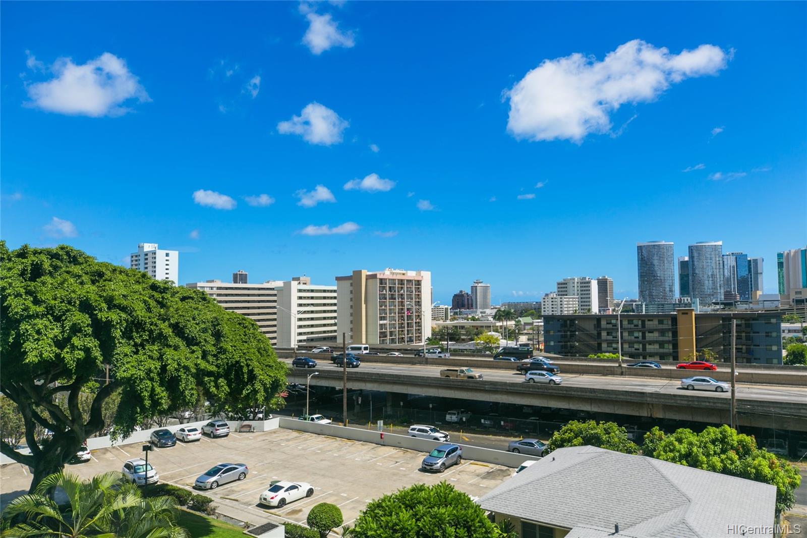 1400 Pensacola Street #502, Honolulu, HI 96822