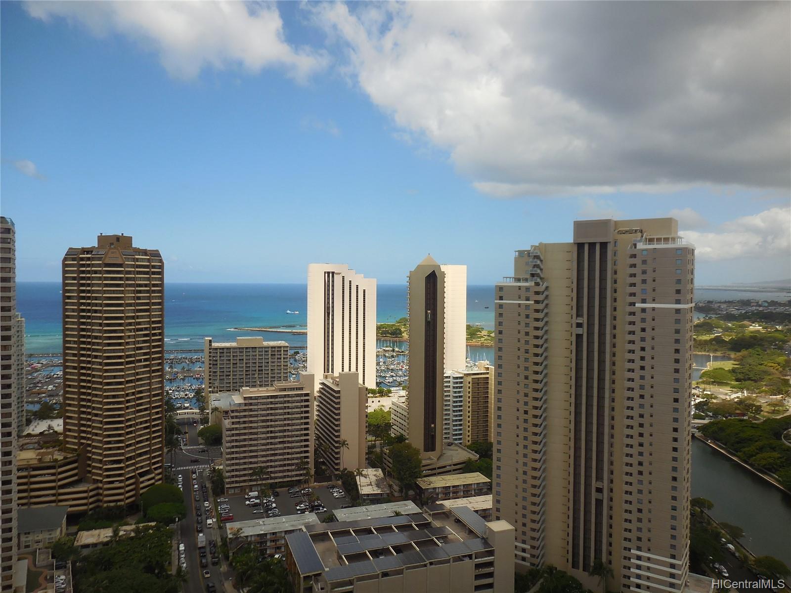 400 Hobron Lane #3702, Honolulu, HI 96815