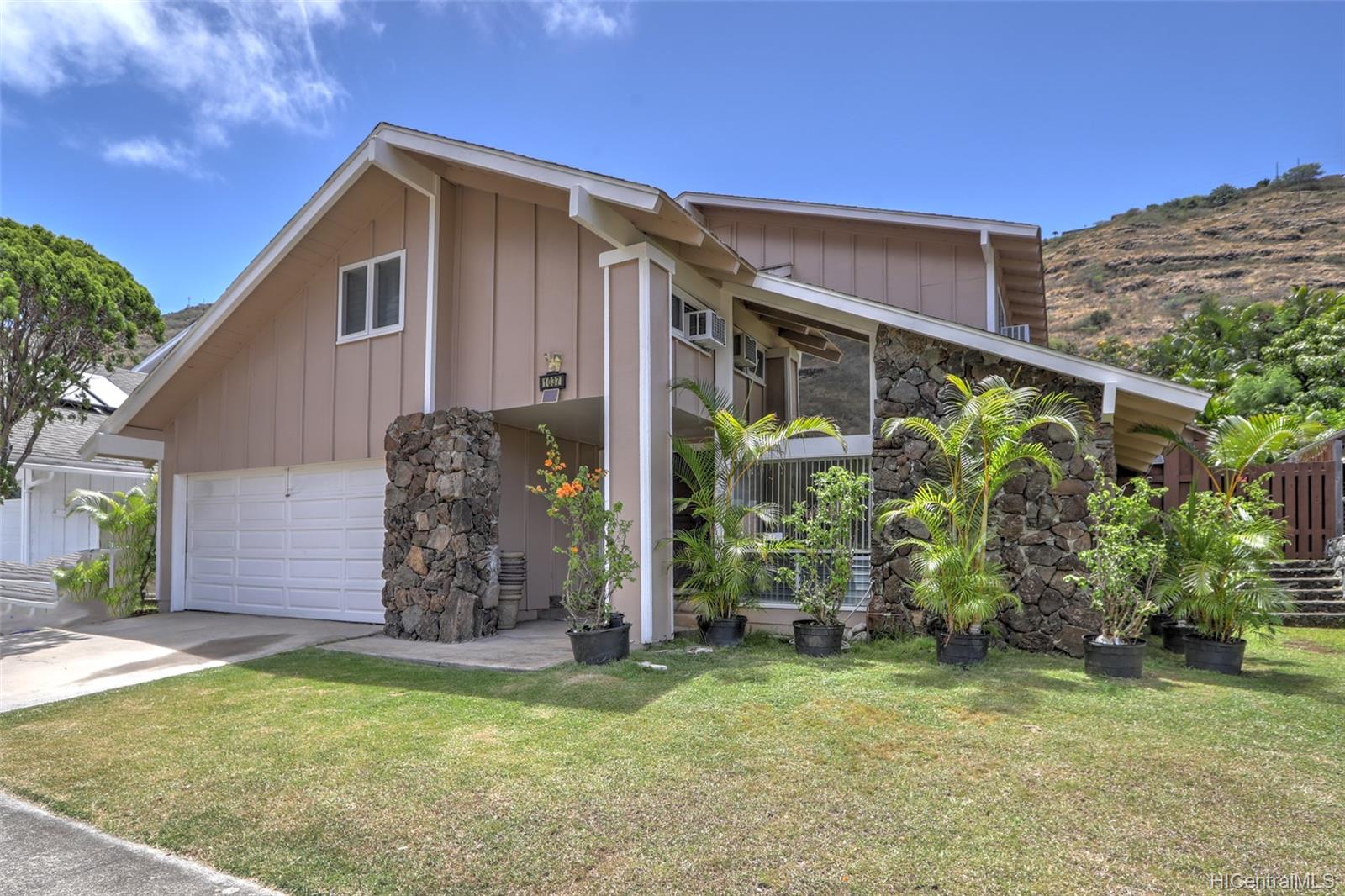 1037 Lunalilo Home Road Honolulu, HI 96825