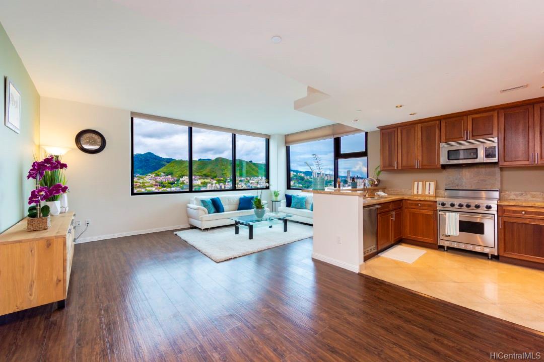 1199 Bishop Street #17A, Honolulu, HI 96813