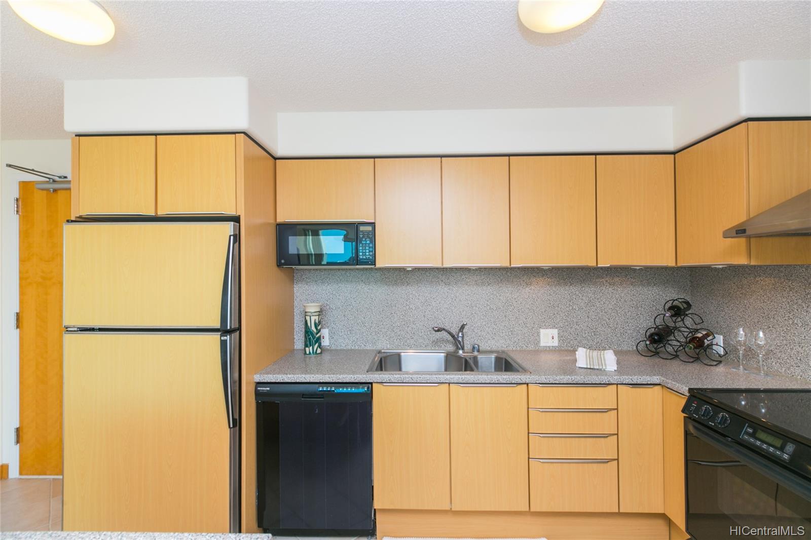 801 King Street #2206, Honolulu, HI 96813