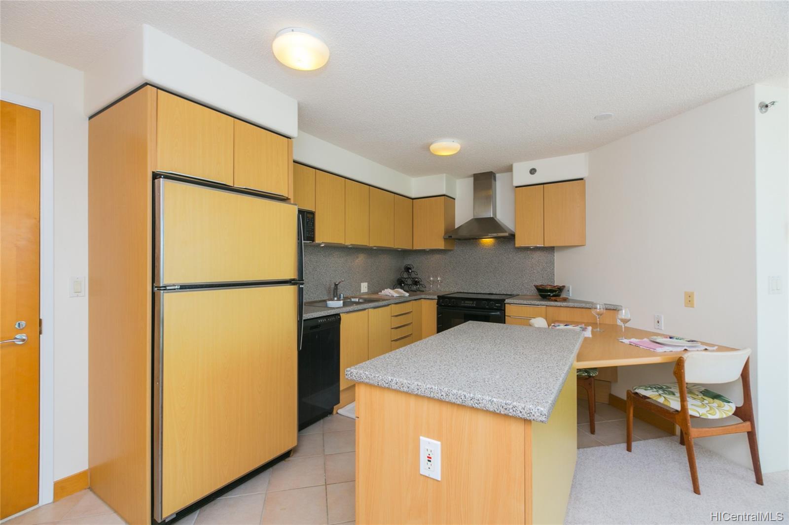 801 King Street #2206, Honolulu, HI 96813