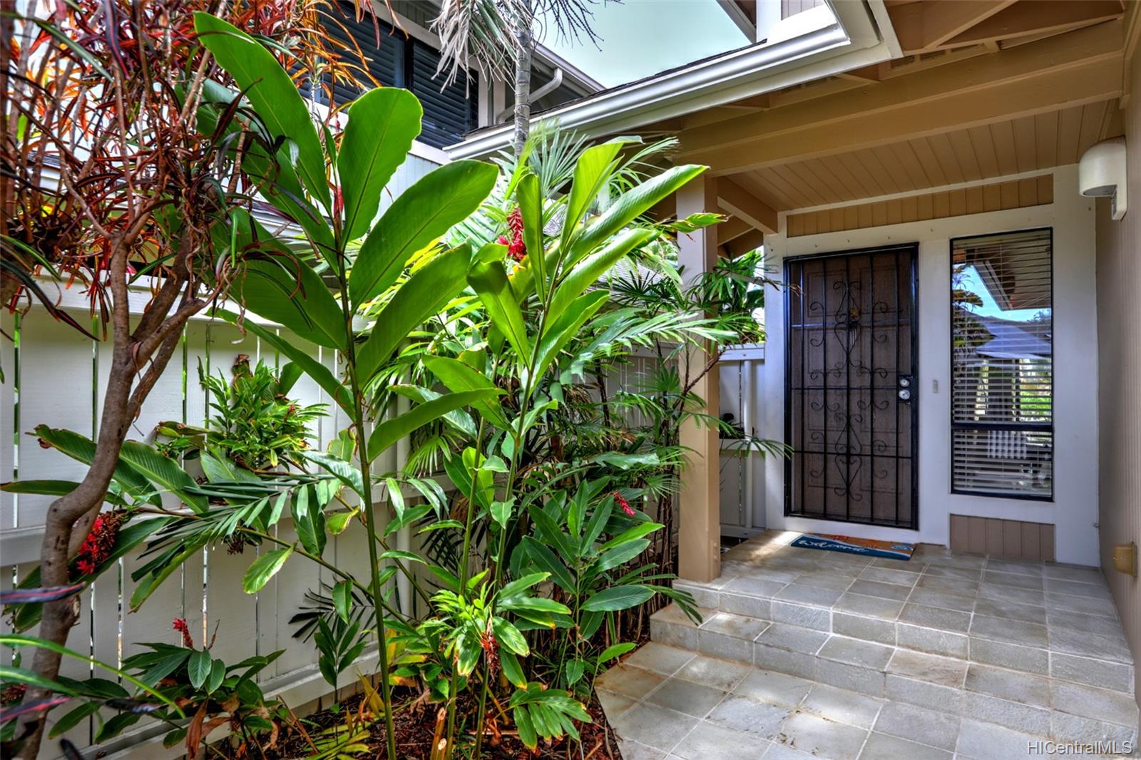 302 Kealahou Street Honolulu, HI 96825