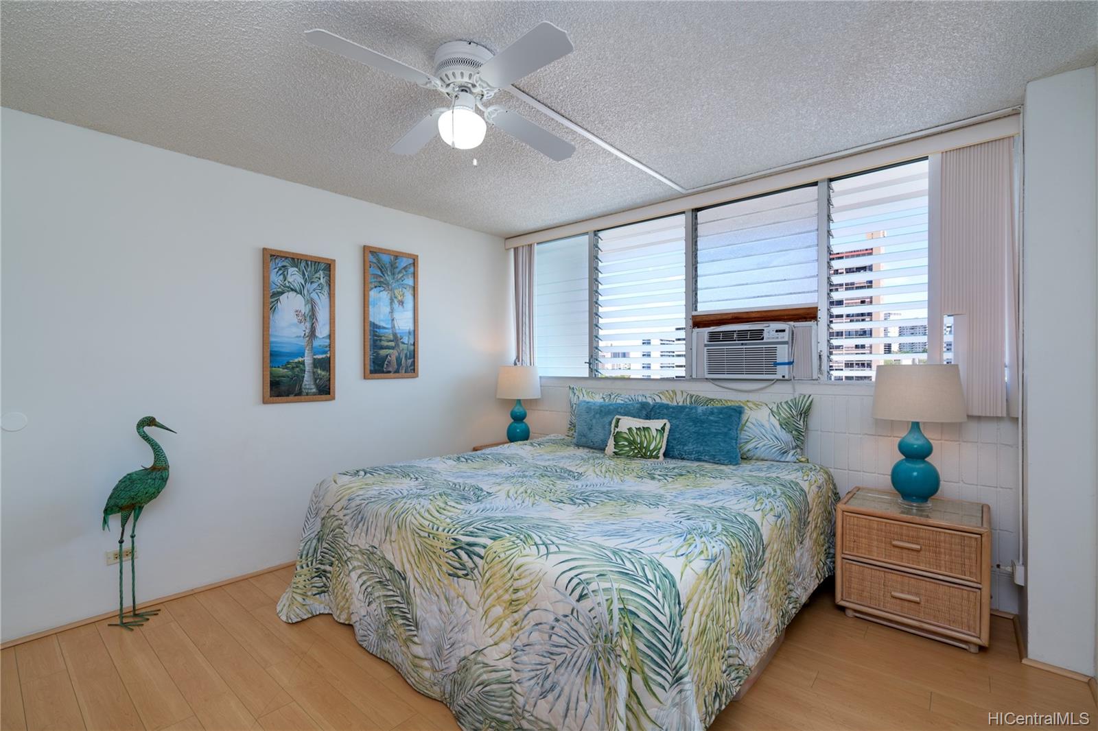 1325 Wilder Avenue #13 Makai, Honolulu, HI 96822