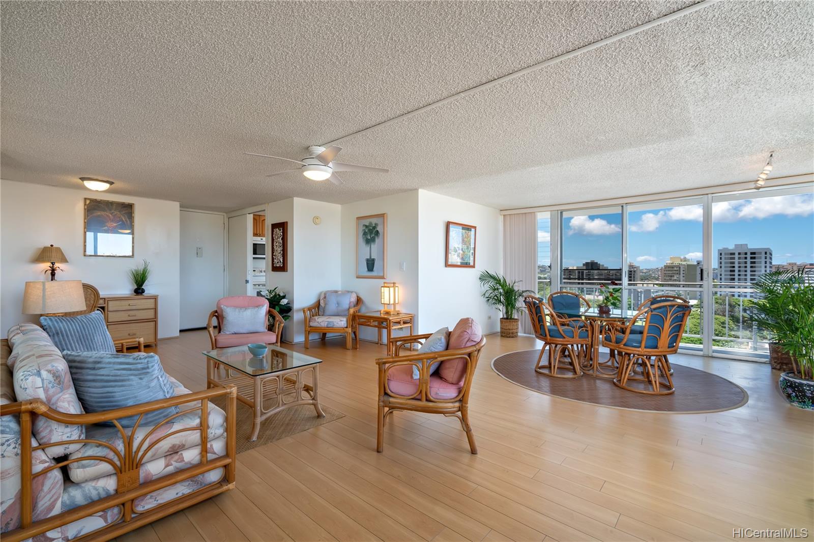 1325 Wilder Avenue #13 Makai, Honolulu, HI 96822