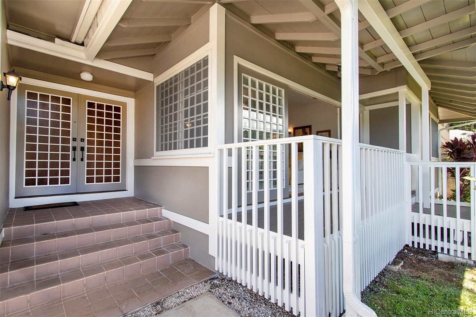 2966 Oahu Avenue Honolulu, HI 96822