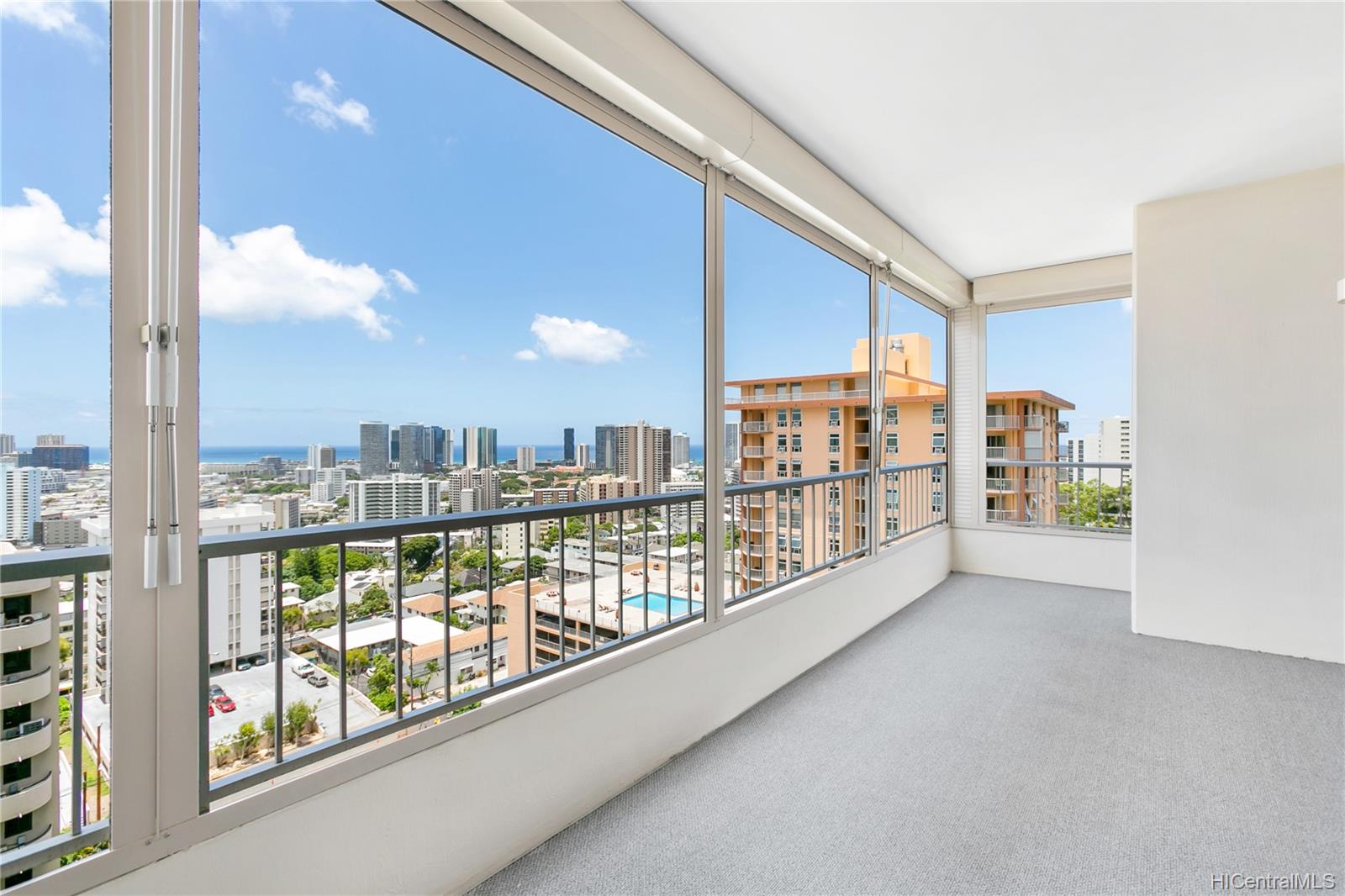 999 Wilder Avenue #902, Honolulu, HI 96822