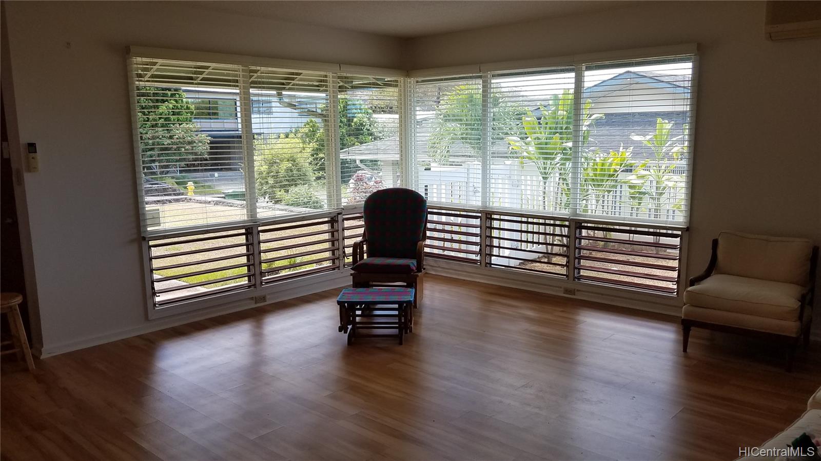 5878 Haleola Street Honolulu, HI 96821