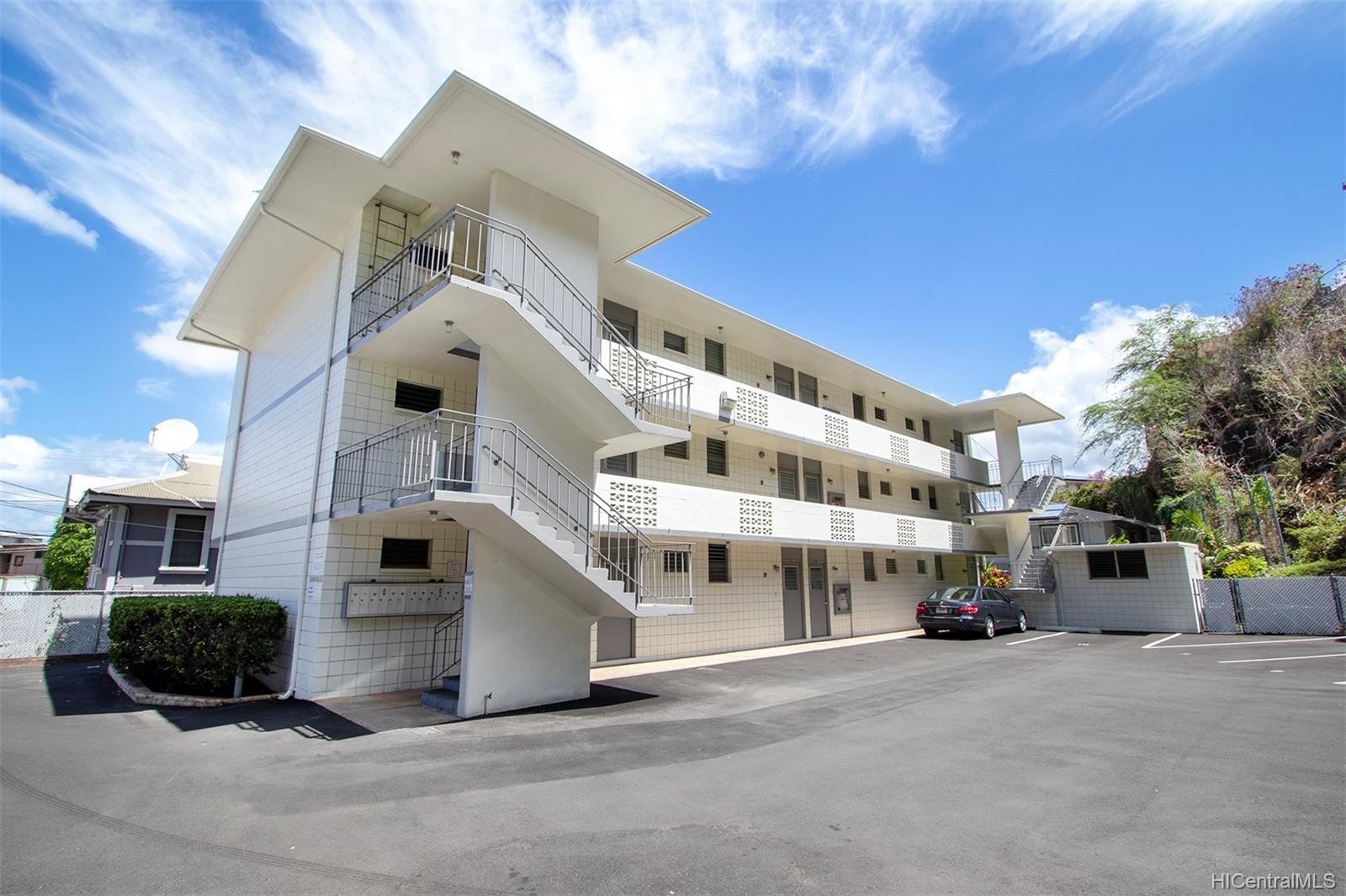 Huali Vista 212 Huali Street #201, Honolulu, HI 96813