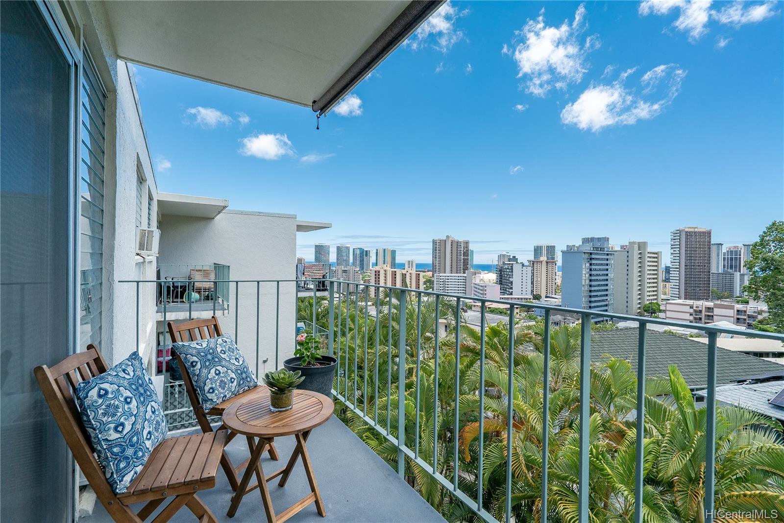 1019 Maunaihi Place #305, Honolulu, HI 96822