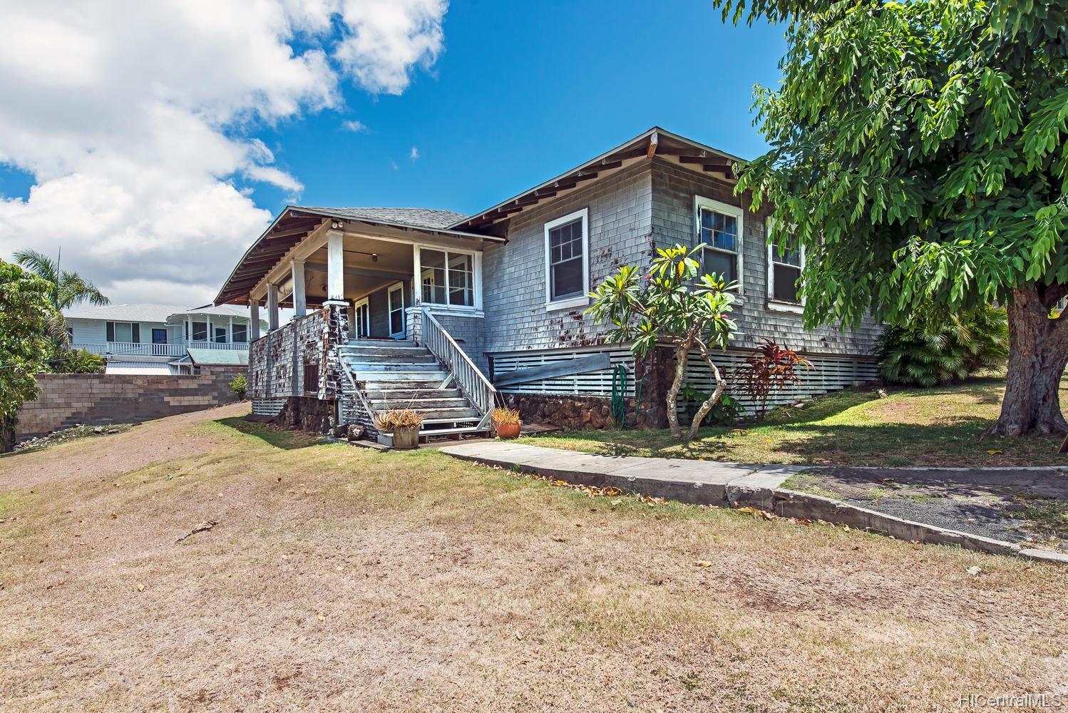 1828 Vancouver Drive Honolulu, HI 96822