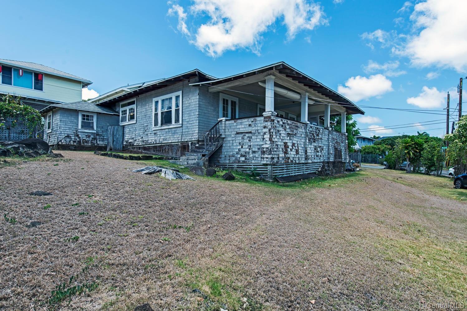 1828 Vancouver Drive Honolulu, HI 96822