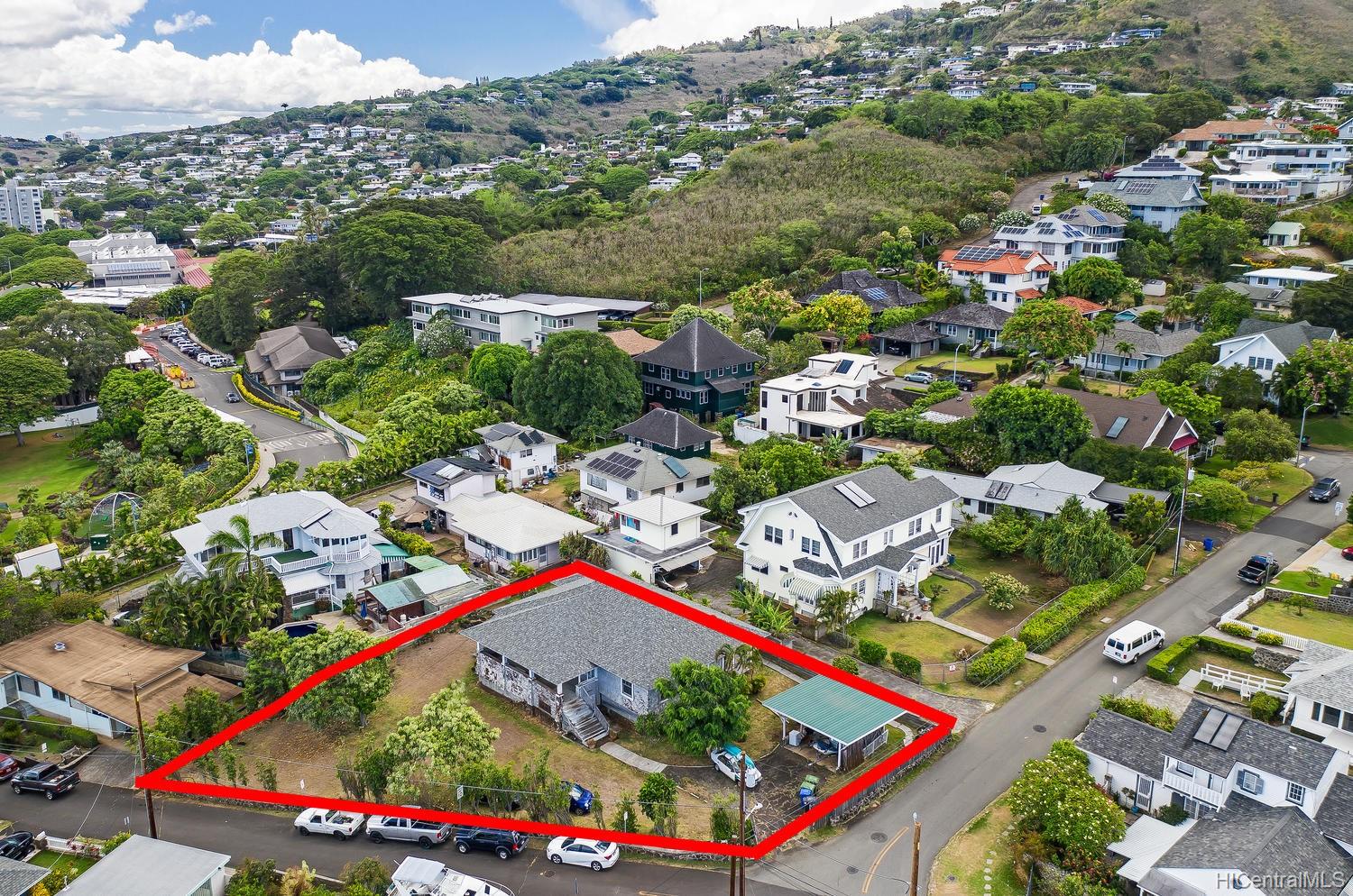 1828 Vancouver Drive Honolulu, HI 96822