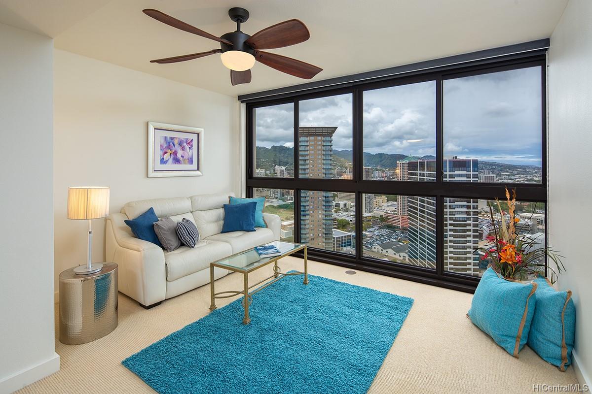 600 Queen Street #3807, Honolulu, HI 96813