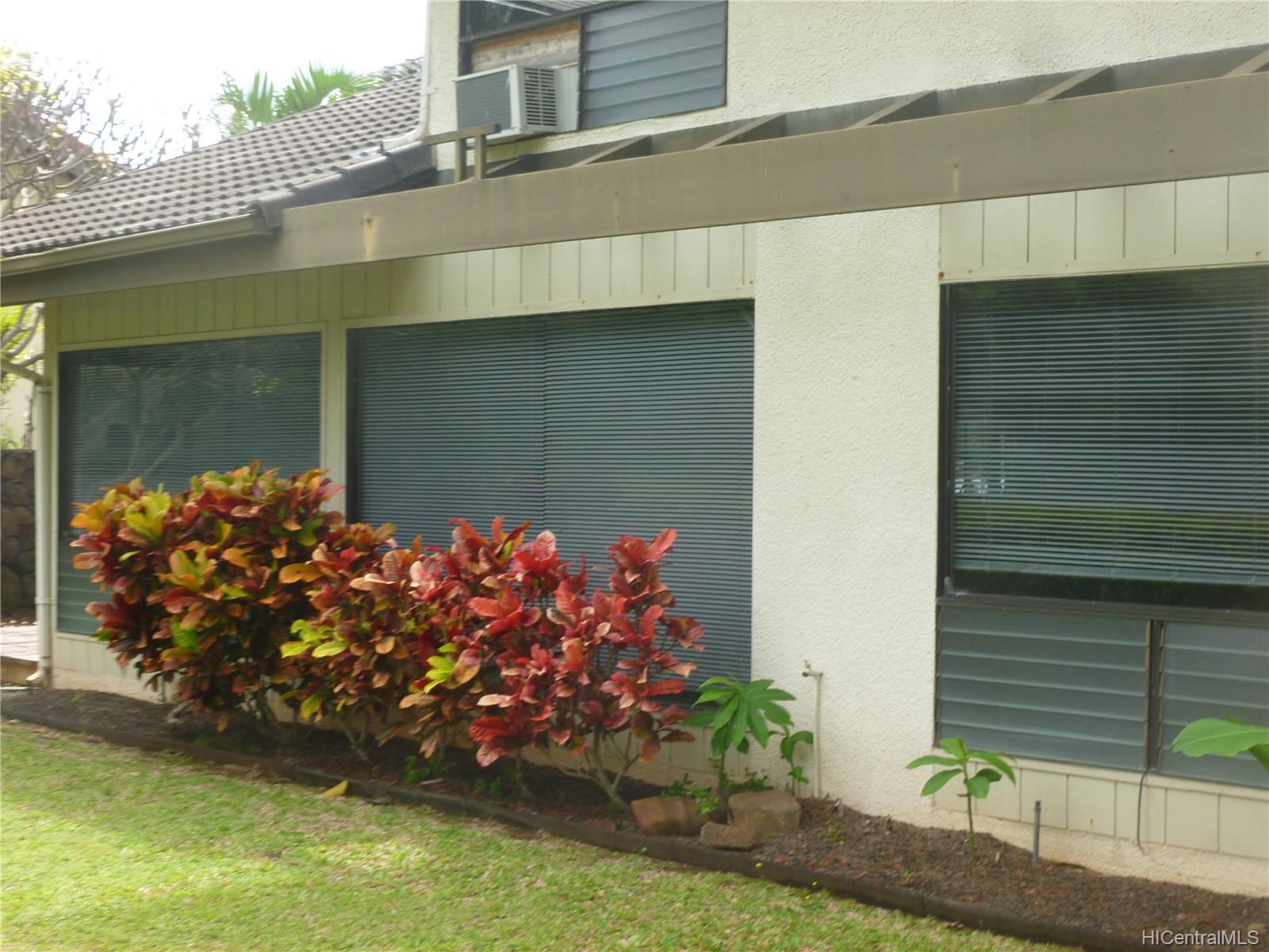 7902 Makaaoa Place Honolulu, HI 96825