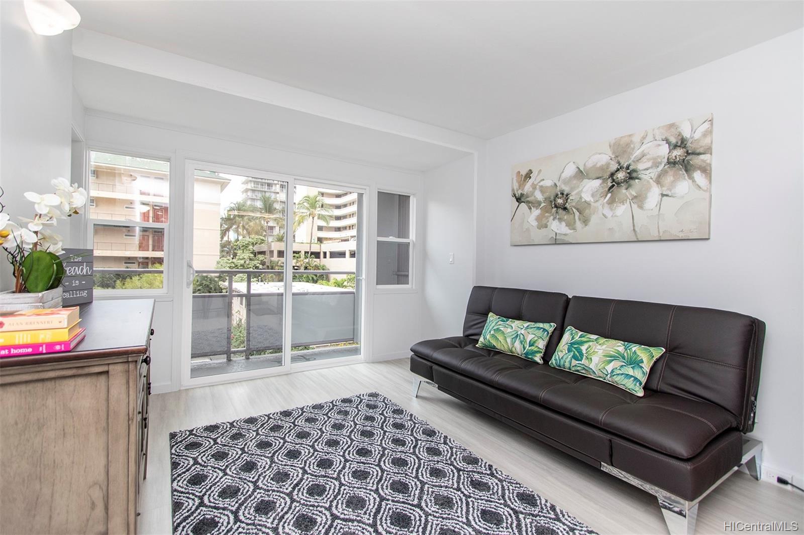 445 Kaiolu Street #305, Honolulu, HI 96815