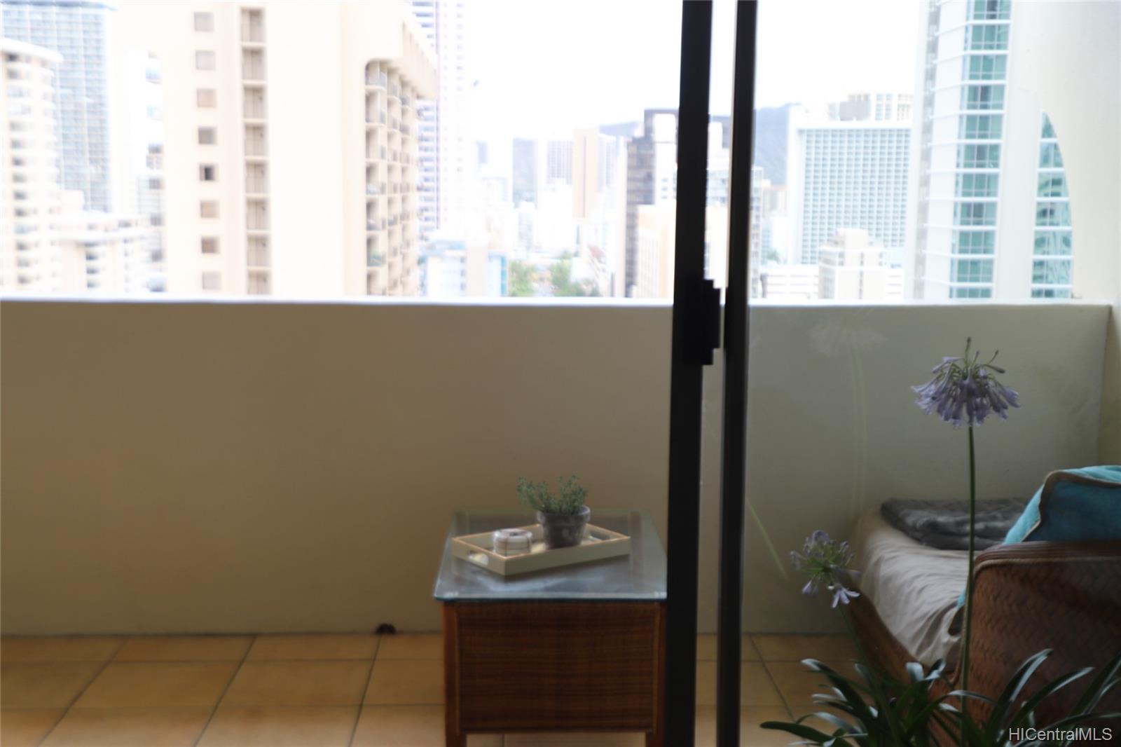 2092 Kuhio Avenue #2401, Honolulu, HI 96815