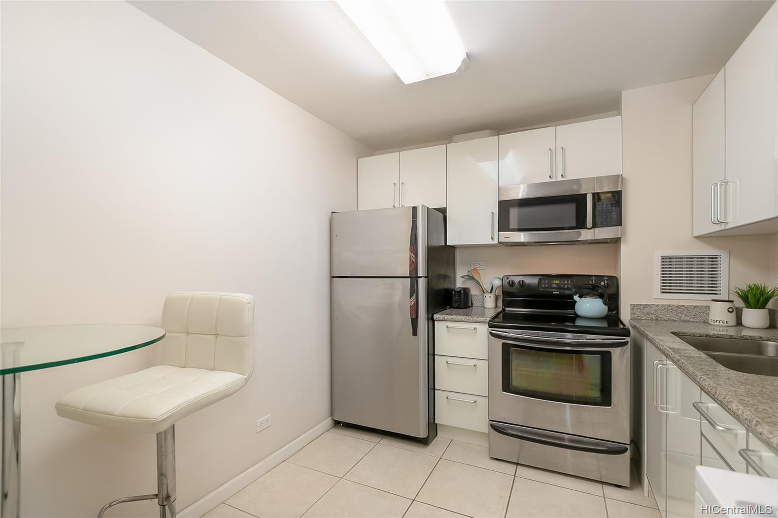 1402 Piikoi Street #502, Honolulu, HI 96822