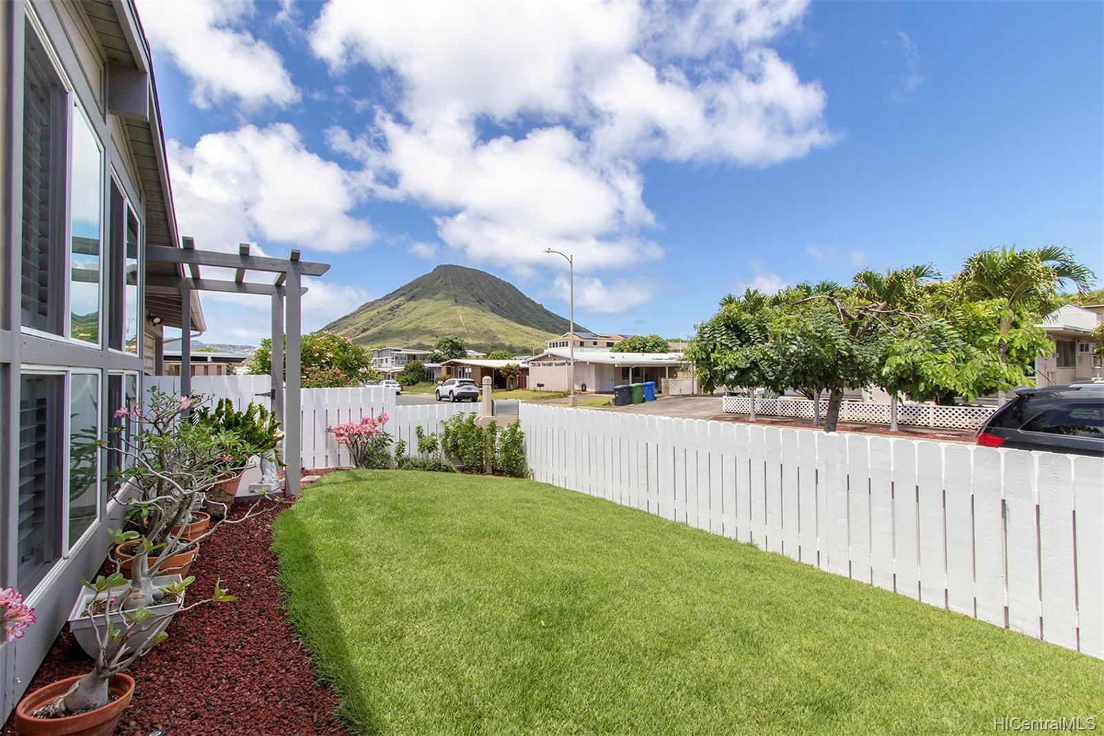 330 Hanakoa Street Honolulu, HI 96825