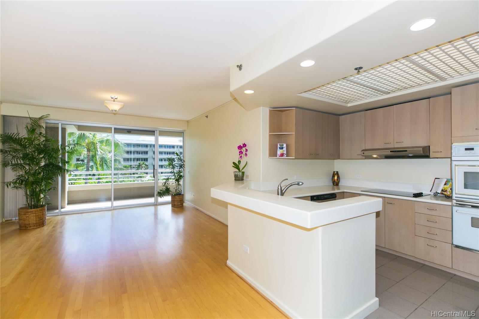 1 Keahole Place #3408, Honolulu, HI 96825