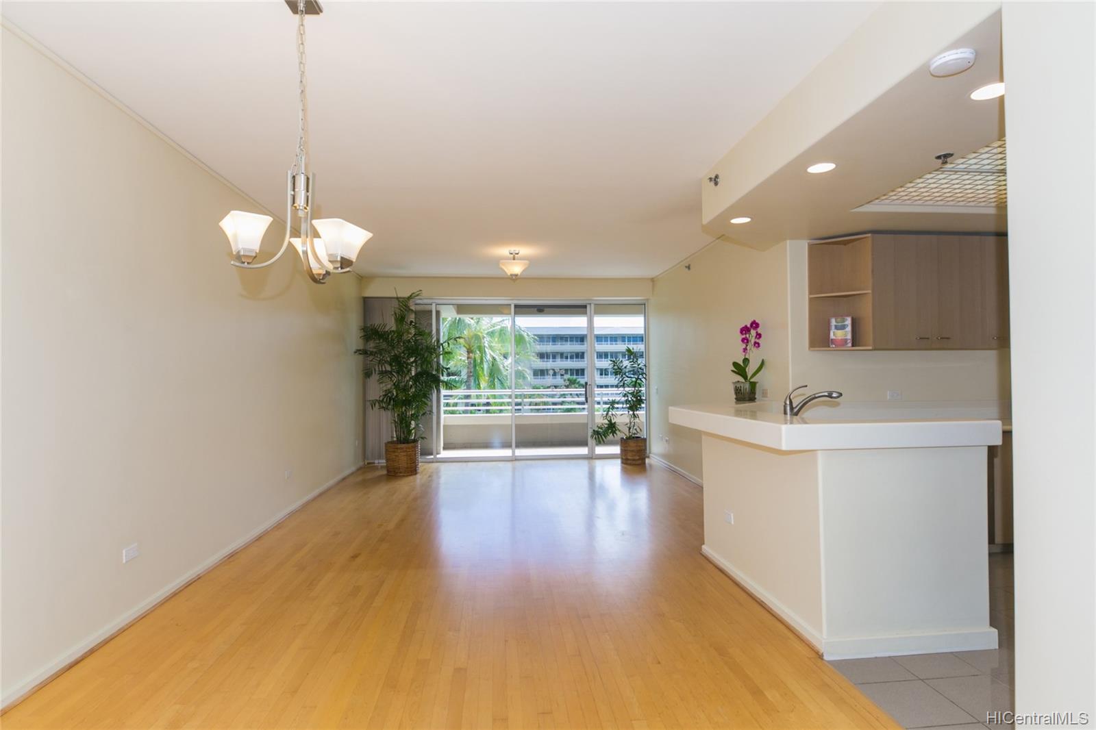 1 Keahole Place #3408, Honolulu, HI 96825