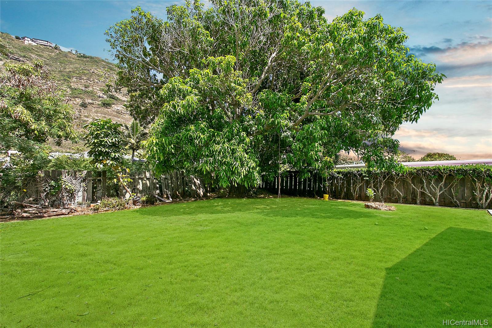 807 Kii Street Honolulu, HI 96825