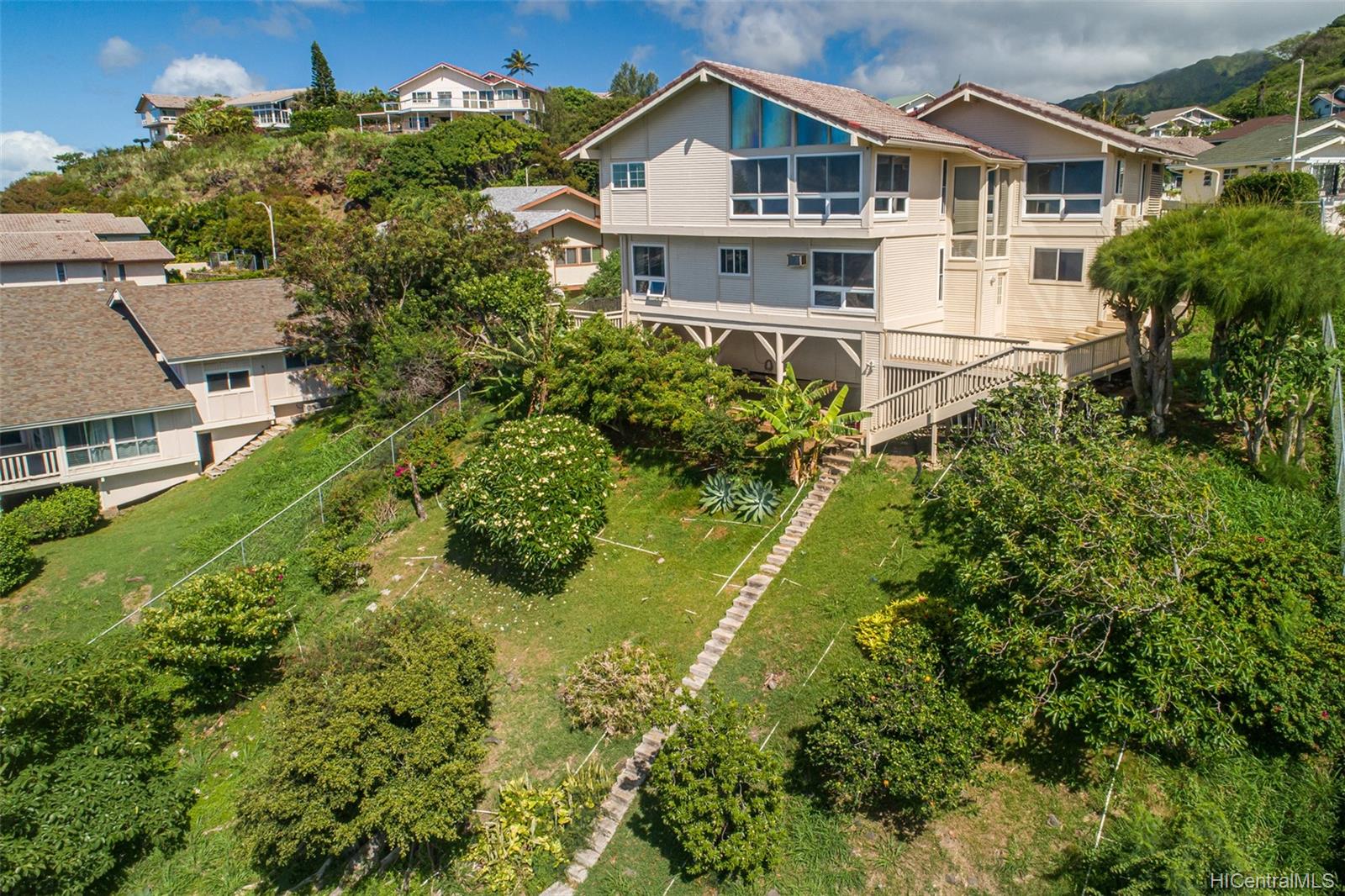 1005 Kalahu Place Honolulu, HI 96825