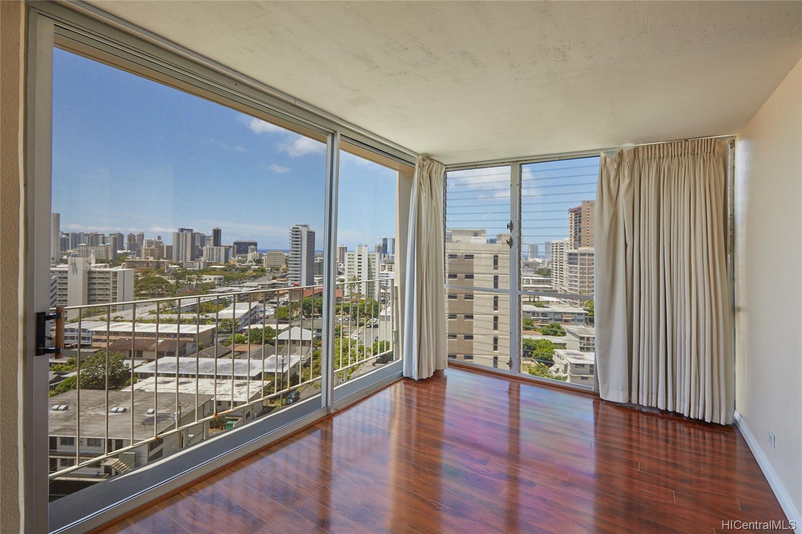 1702 Kewalo Street #1104, Honolulu, HI 96822