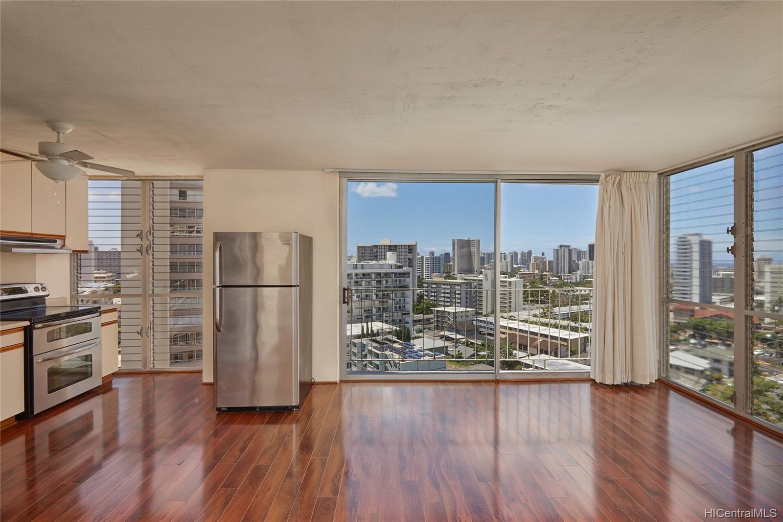 1702 Kewalo Street #1104, Honolulu, HI 96822