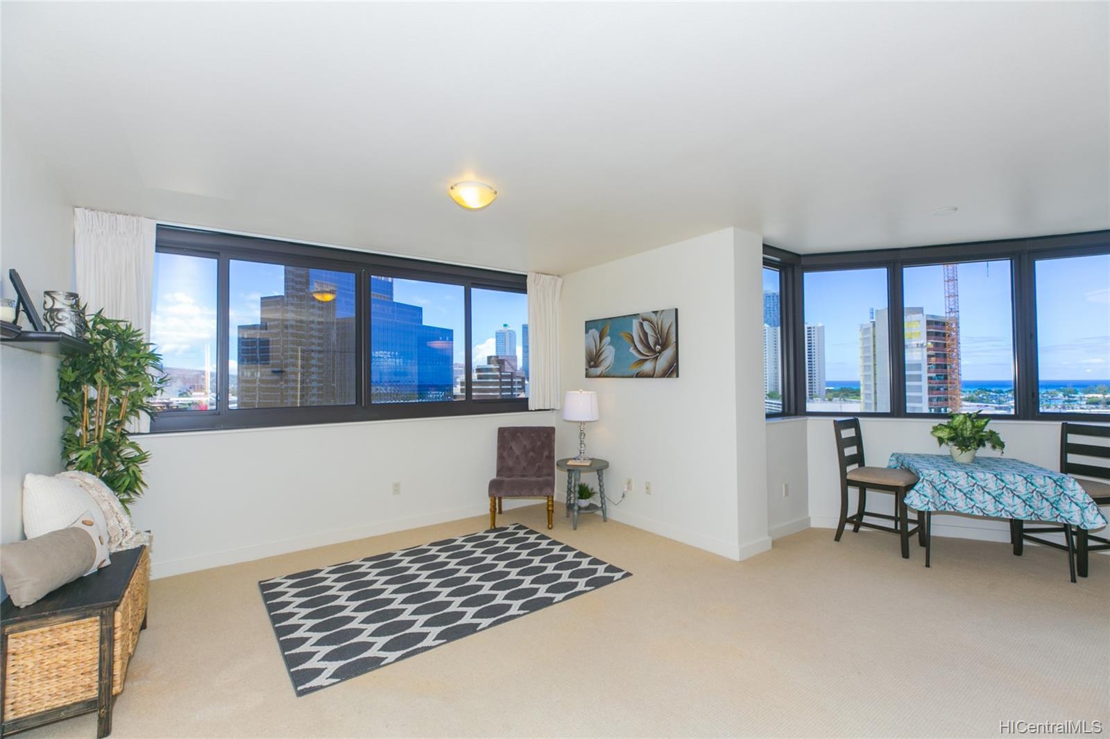 600 Queen Street #1111, Honolulu, HI 96813