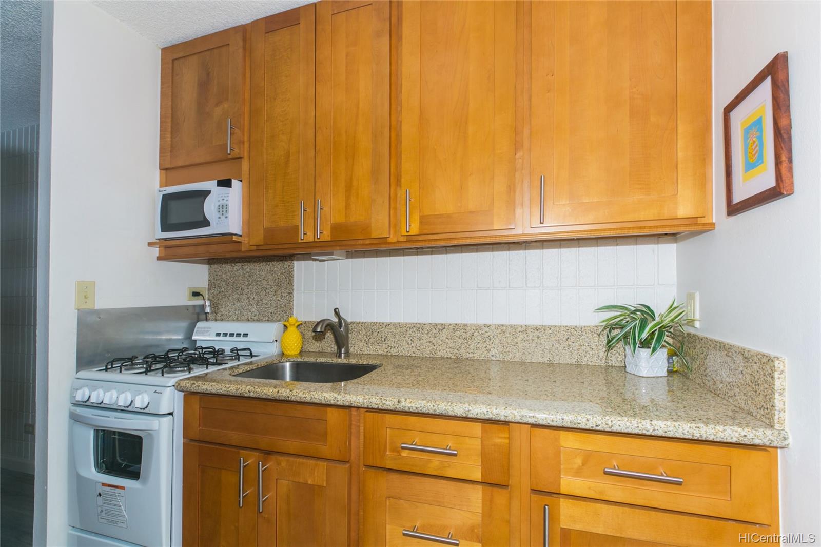 1911 Kalakaua Avenue #410, Honolulu, HI 96815