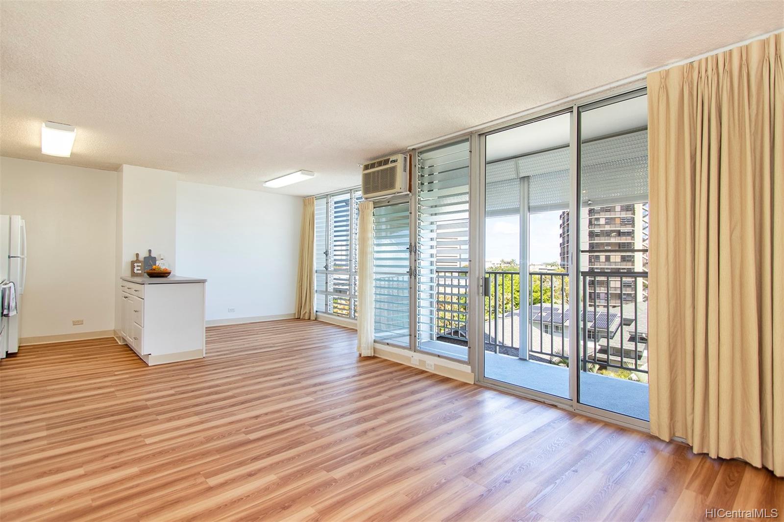 757 Kinalau Place #501, Honolulu, HI 96813