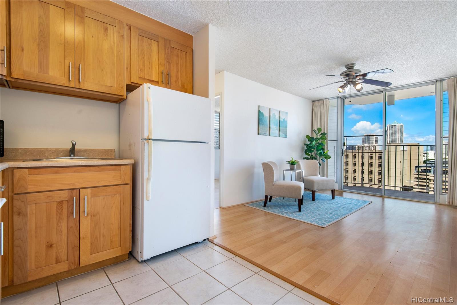 1125 Young Street #910, Honolulu, HI 96814